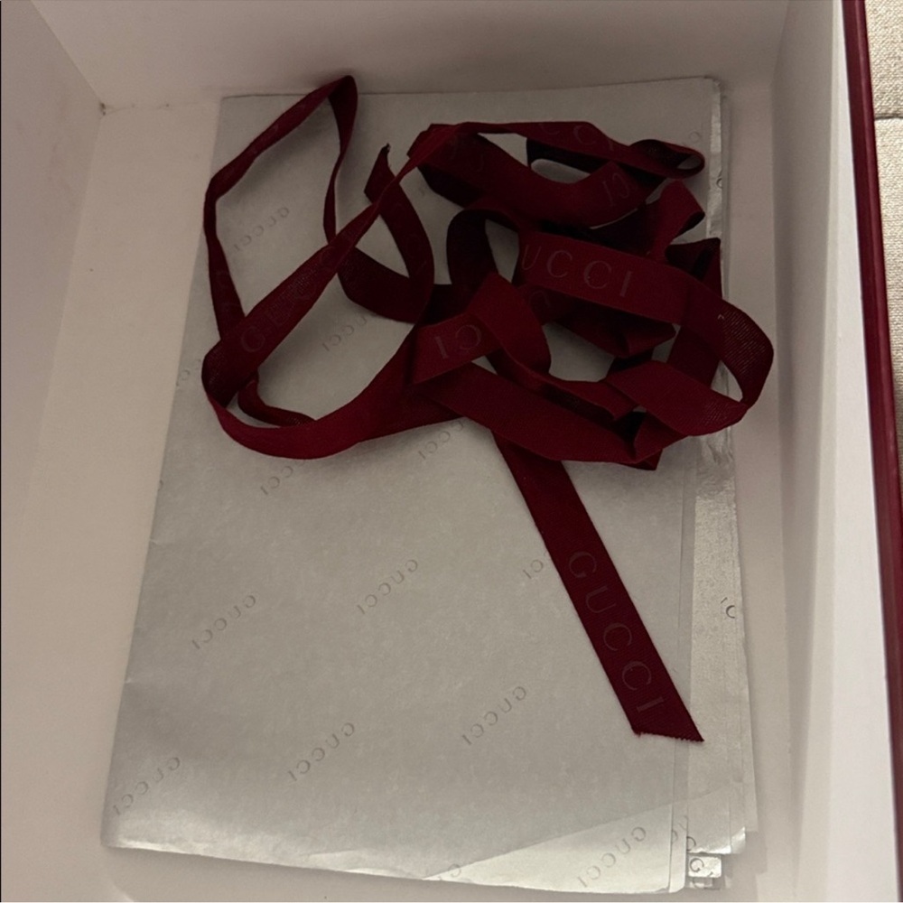 Gucci Red Gift Box with Ribbon - Picture 8 of 8